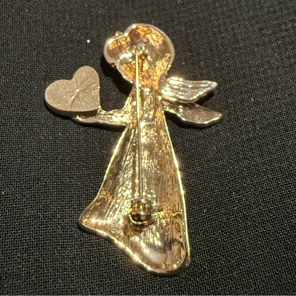 Vintage Liz Claiborne Gold Tone Angel Holding A Mother of Pearl Heart Brooch - Picture 3 of 5